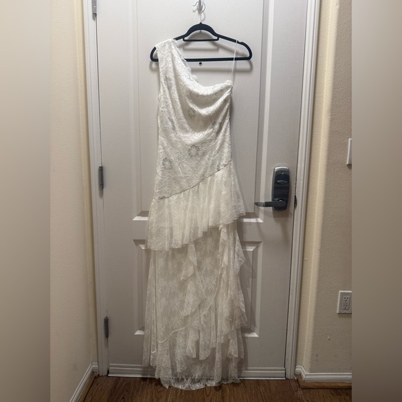 Elliatt Ivory One-Shoulder Lace Wedding Dress Romantic Bridal Party S NWT - Picture 4 of 7